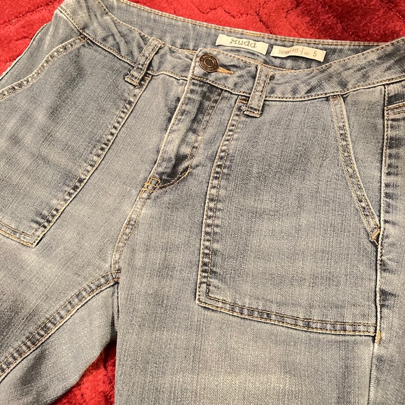 Meet your Posher, Becca - Picture 3 of 6